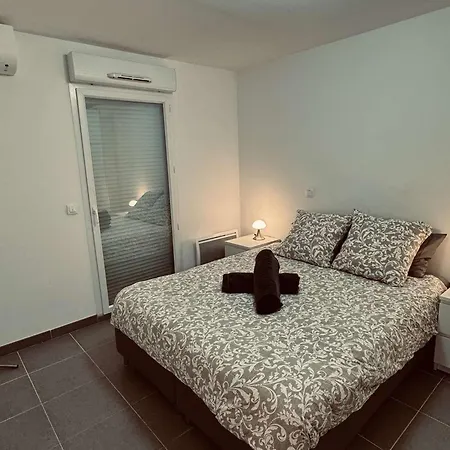 Apartment T2 Avec Piscine Et Clim - Spacieux - Fr-1-900-9 *